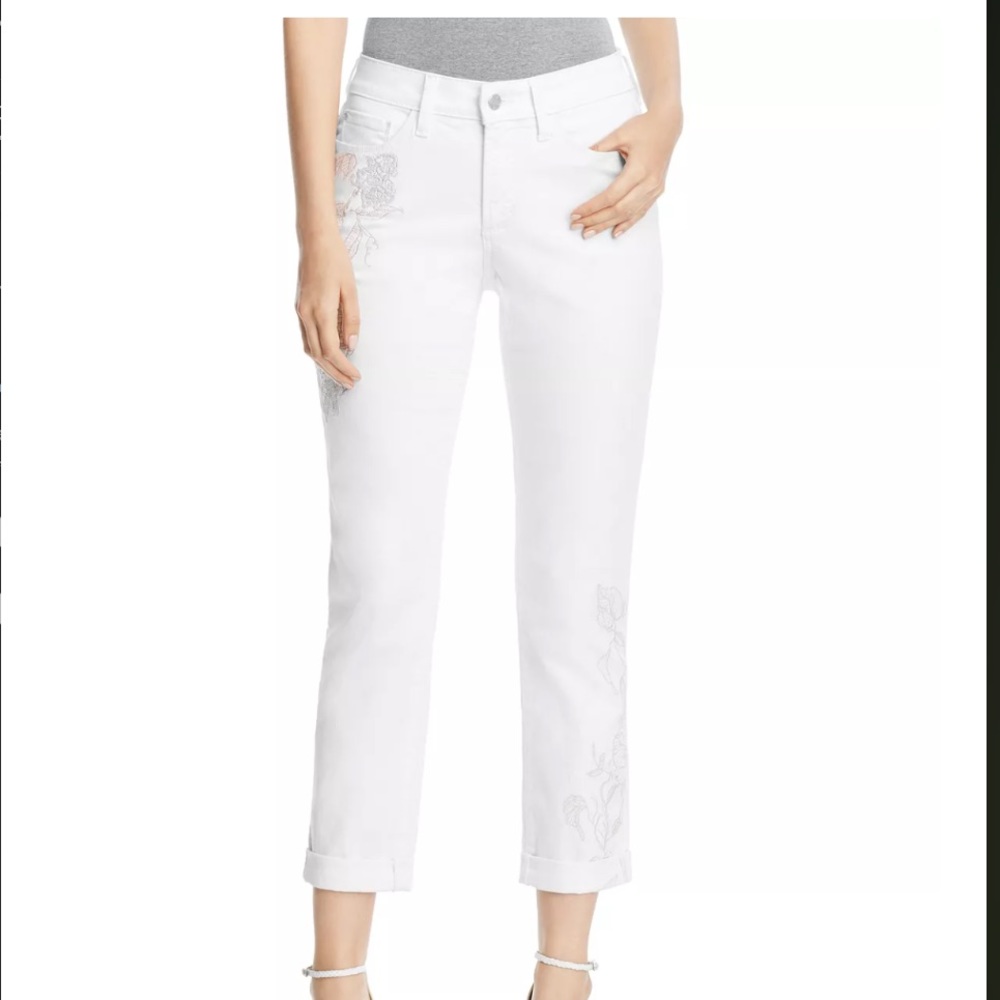 Nydj Jessica Relaxed Boyfriend Jeans In White Fiore